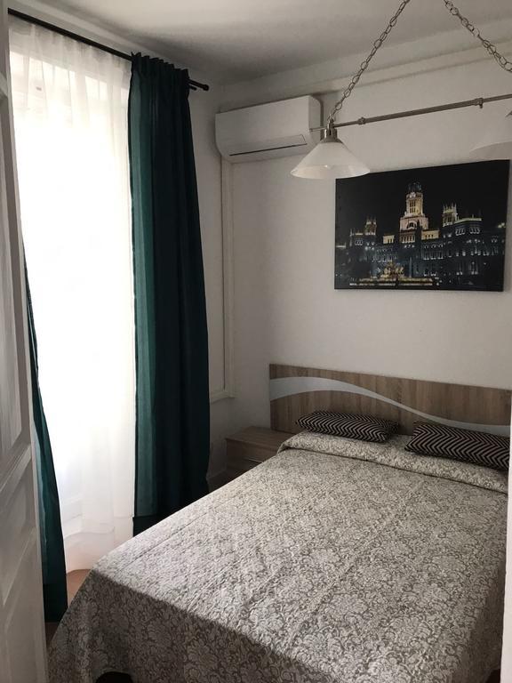 Duque De Alba Hotel Мадрид Екстериор снимка